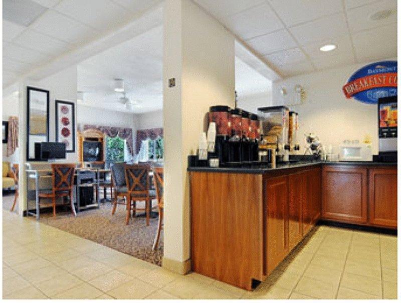 Baymont By Wyndham Tallahassee Exterior foto